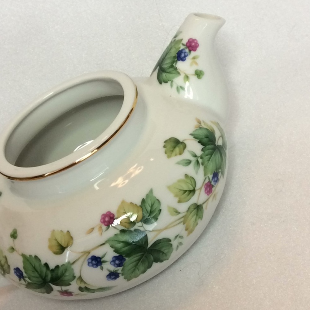 FINAL SALE PRICE Gold Rim Covered Teapot w/Cheeseboard & Knife - Picture 9 of 10